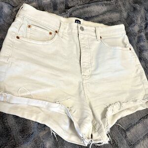 GAP white/cream coloured denim shorts